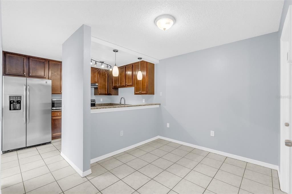 For Sale: $225,000 (2 beds, 2 baths, 1285 Square Feet)