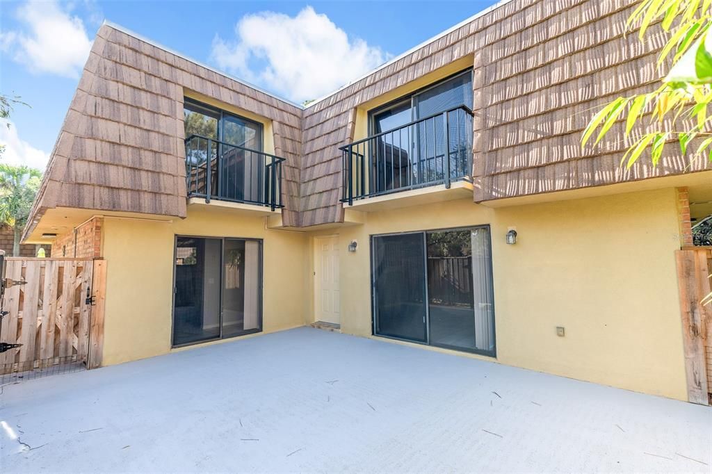For Sale: $225,000 (2 beds, 2 baths, 1285 Square Feet)
