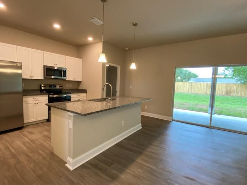 For Rent: $1,850 (3 beds, 2 baths, 1600 Square Feet)