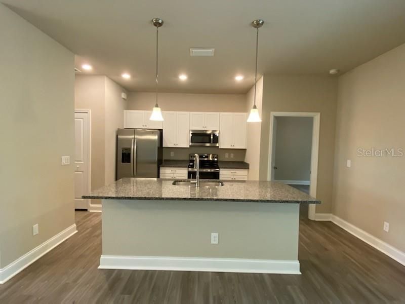 For Rent: $1,850 (3 beds, 2 baths, 1600 Square Feet)