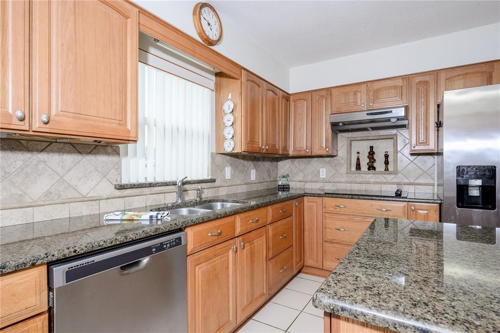 For Sale: $350,000 (3 beds, 1 baths, 1501 Square Feet)