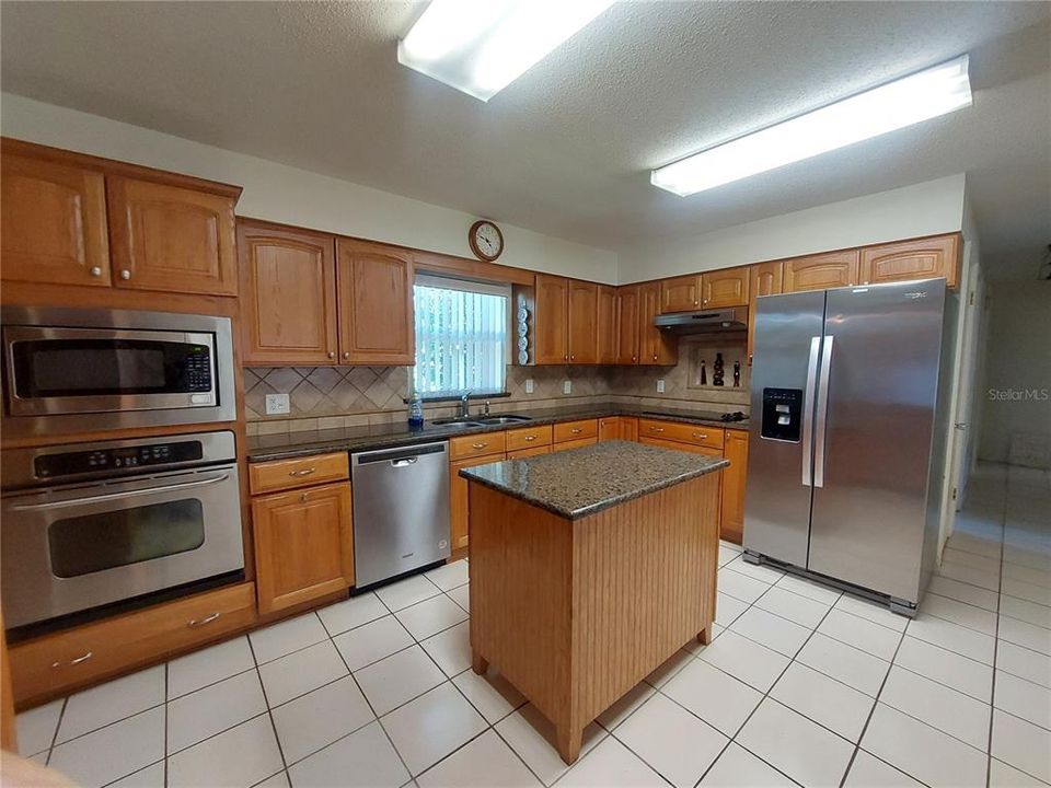 For Sale: $350,000 (3 beds, 1 baths, 1501 Square Feet)
