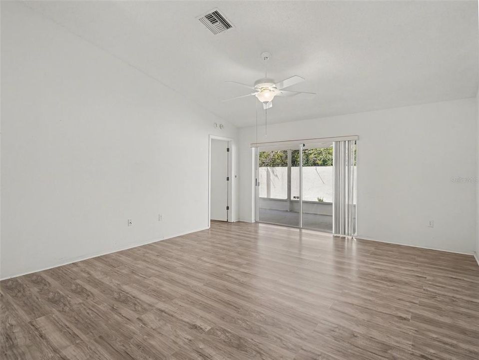 For Sale: $299,000 (3 beds, 2 baths, 1376 Square Feet)