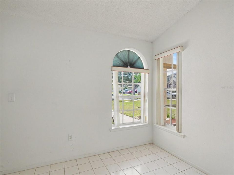 For Sale: $299,000 (3 beds, 2 baths, 1376 Square Feet)
