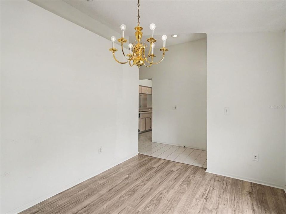 For Sale: $299,000 (3 beds, 2 baths, 1376 Square Feet)
