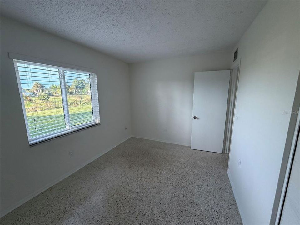 For Rent: $1,600 (2 beds, 1 baths, 800 Square Feet)