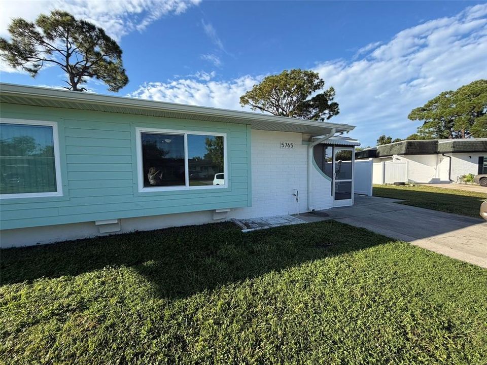 For Rent: $1,600 (2 beds, 1 baths, 800 Square Feet)