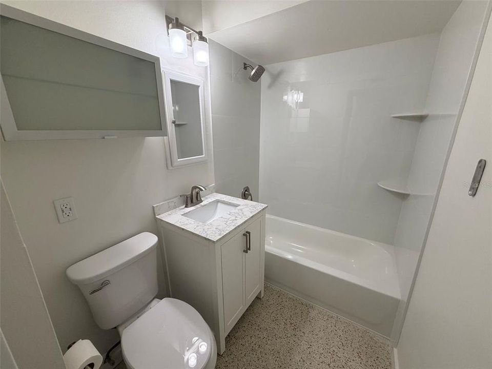 For Rent: $1,600 (2 beds, 1 baths, 800 Square Feet)