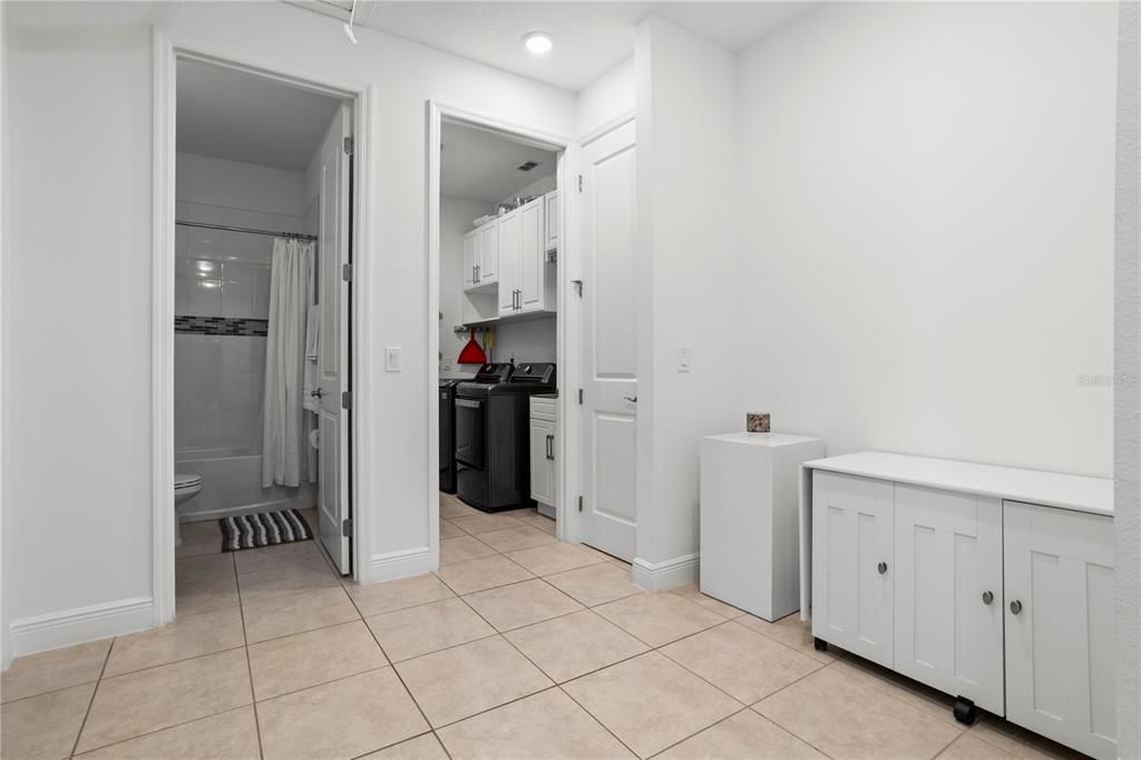 En Venta: $900,000 (4 camas, 3 baños, 2807 Pies cuadrados)