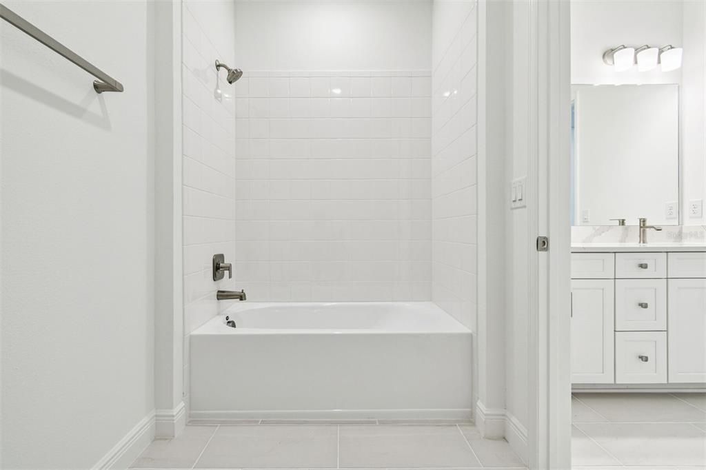 For Sale: $649,999 (4 beds, 2 baths, 2851 Square Feet)