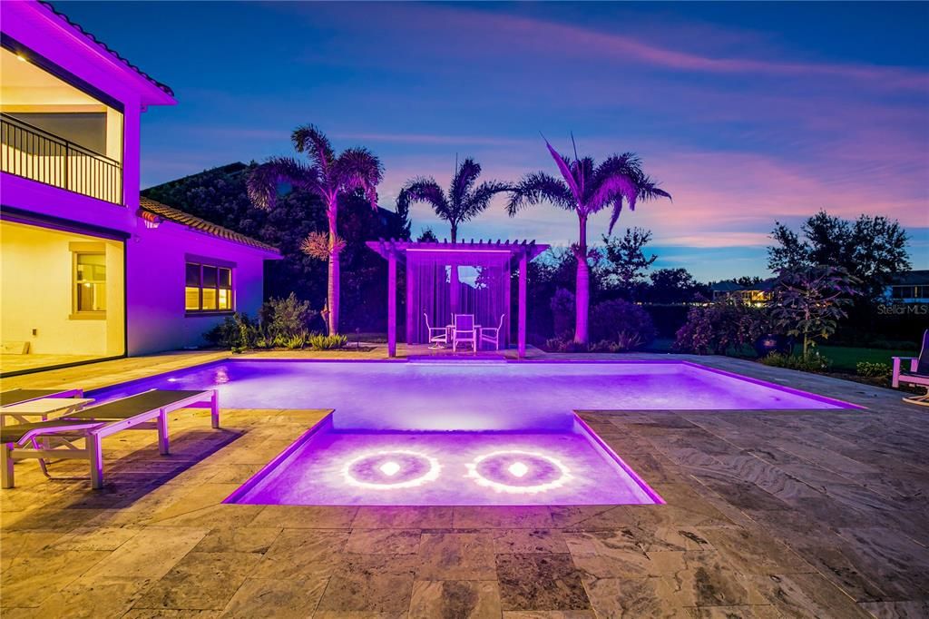 En Venta: $2,199,000 (4 camas, 5 baños, 4453 Pies cuadrados)