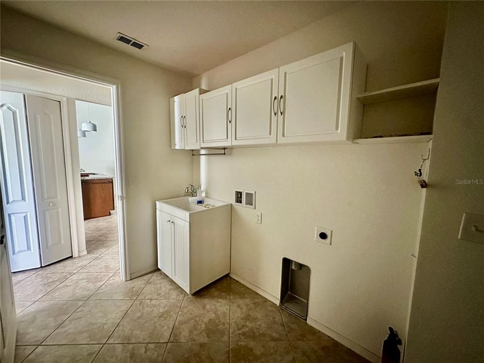 En Renta: $1,900 (3 camas, 2 baños, 1716 Pies cuadrados)