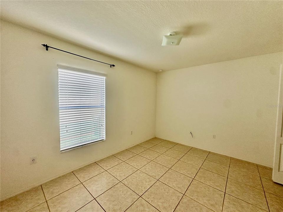 En Renta: $1,900 (3 camas, 2 baños, 1716 Pies cuadrados)