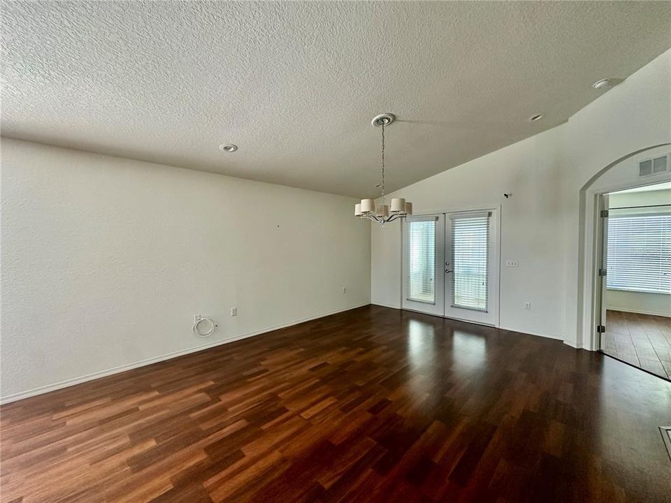 En Renta: $1,900 (3 camas, 2 baños, 1716 Pies cuadrados)