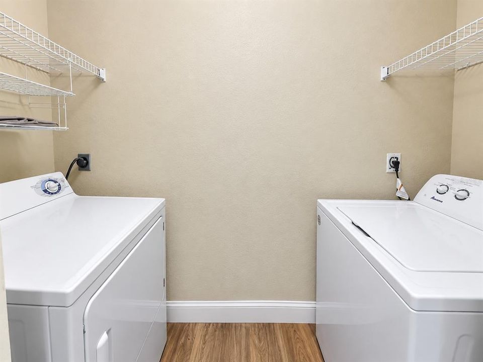 En Venta: $224,999 (2 camas, 2 baños, 886 Pies cuadrados)