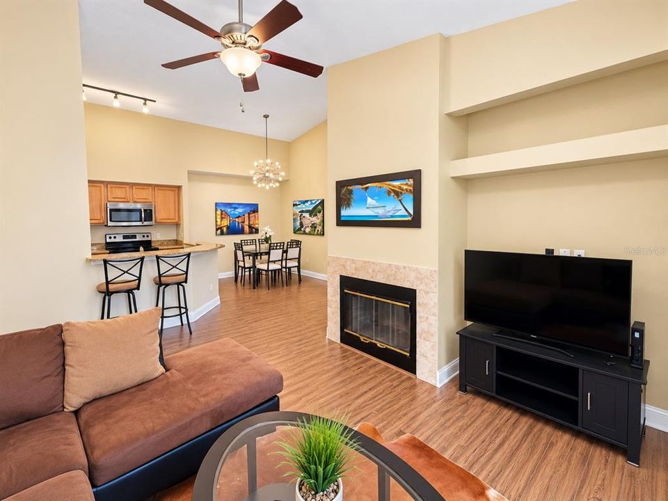 En Venta: $224,999 (2 camas, 2 baños, 886 Pies cuadrados)