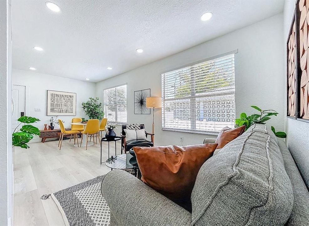 For Sale: $489,900 (3 beds, 2 baths, 1200 Square Feet)