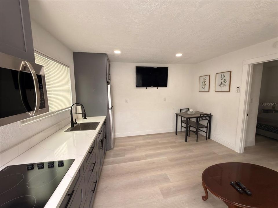For Sale: $489,900 (3 beds, 2 baths, 1200 Square Feet)