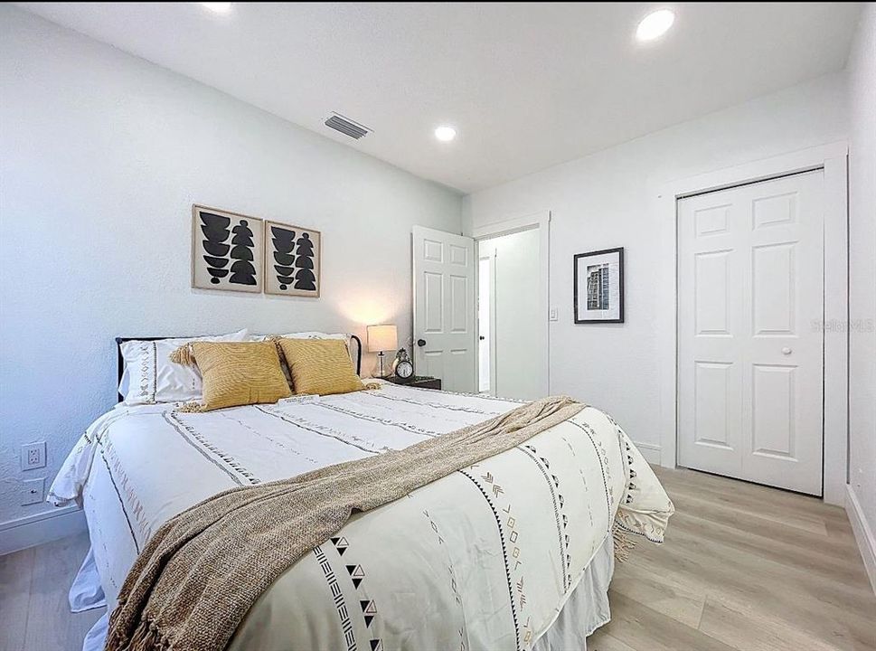 For Sale: $489,900 (3 beds, 2 baths, 1200 Square Feet)