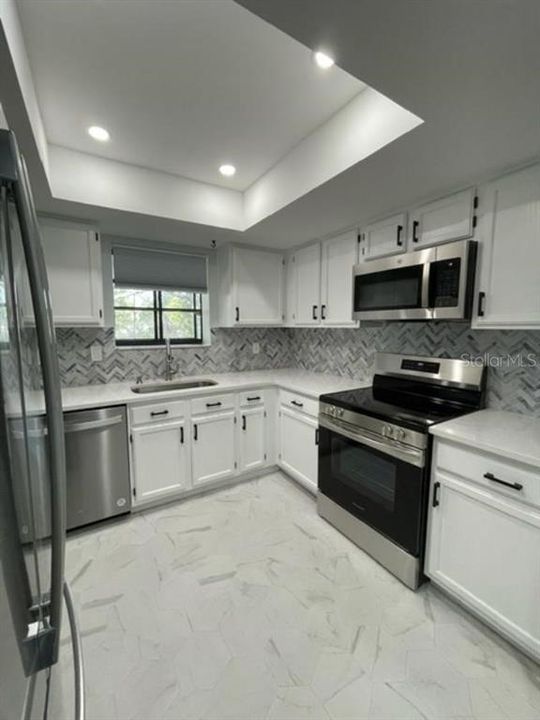 For Rent: $2,150 (2 beds, 2 baths, 1030 Square Feet)