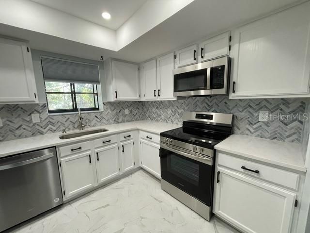 For Rent: $2,150 (2 beds, 2 baths, 1030 Square Feet)