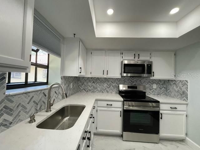 For Rent: $2,150 (2 beds, 2 baths, 1030 Square Feet)