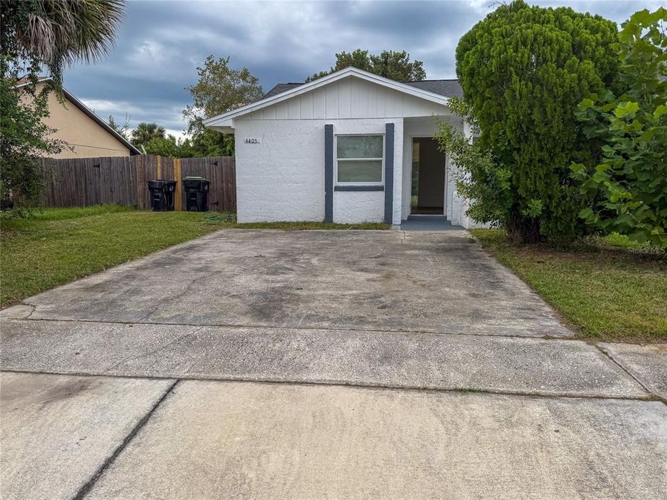For Rent: $1,850 (2 beds, 2 baths, 1027 Square Feet)