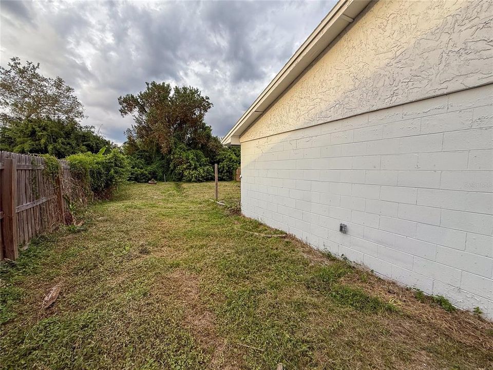 For Rent: $1,850 (2 beds, 2 baths, 1027 Square Feet)