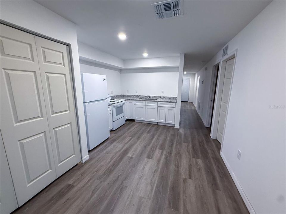 For Rent: $1,850 (2 beds, 2 baths, 1027 Square Feet)