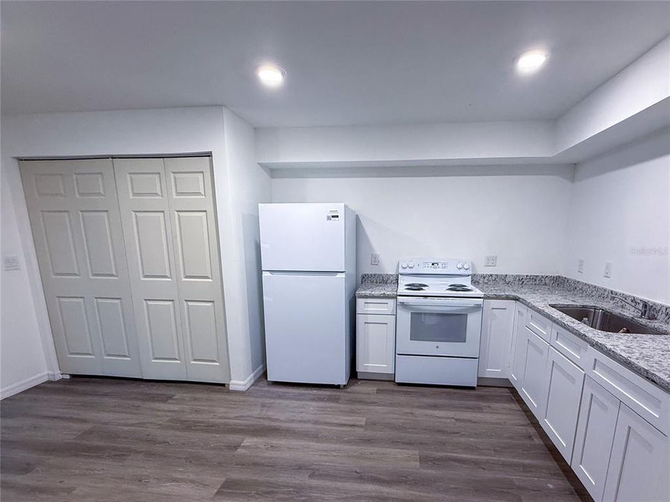 For Rent: $1,850 (2 beds, 2 baths, 1027 Square Feet)