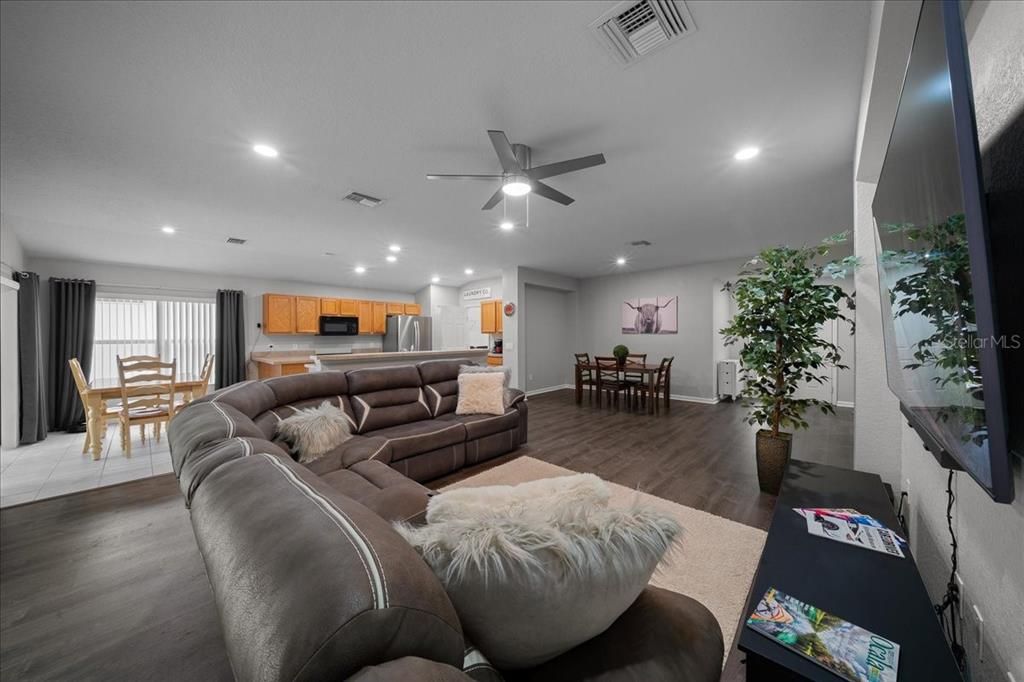 En Venta: $269,000 (3 camas, 2 baños, 1714 Pies cuadrados)