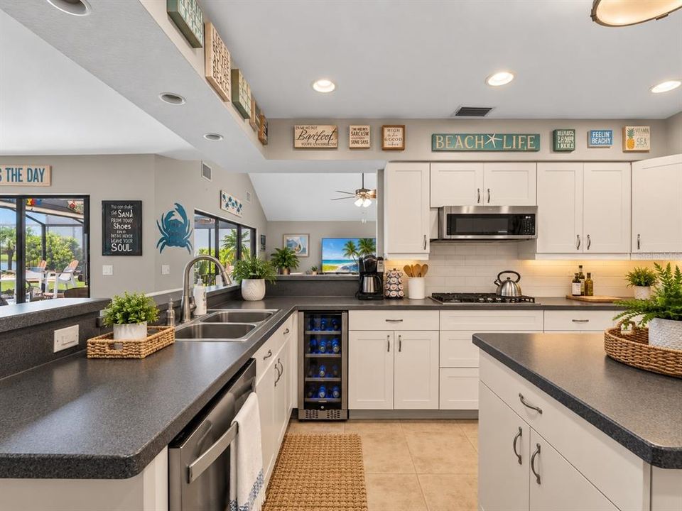 For Sale: $539,900 (3 beds, 2 baths, 2636 Square Feet)