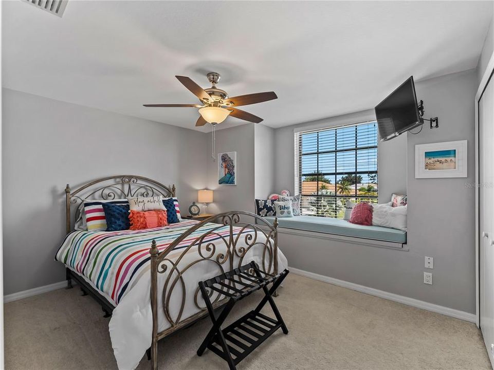 For Sale: $539,900 (3 beds, 2 baths, 2636 Square Feet)