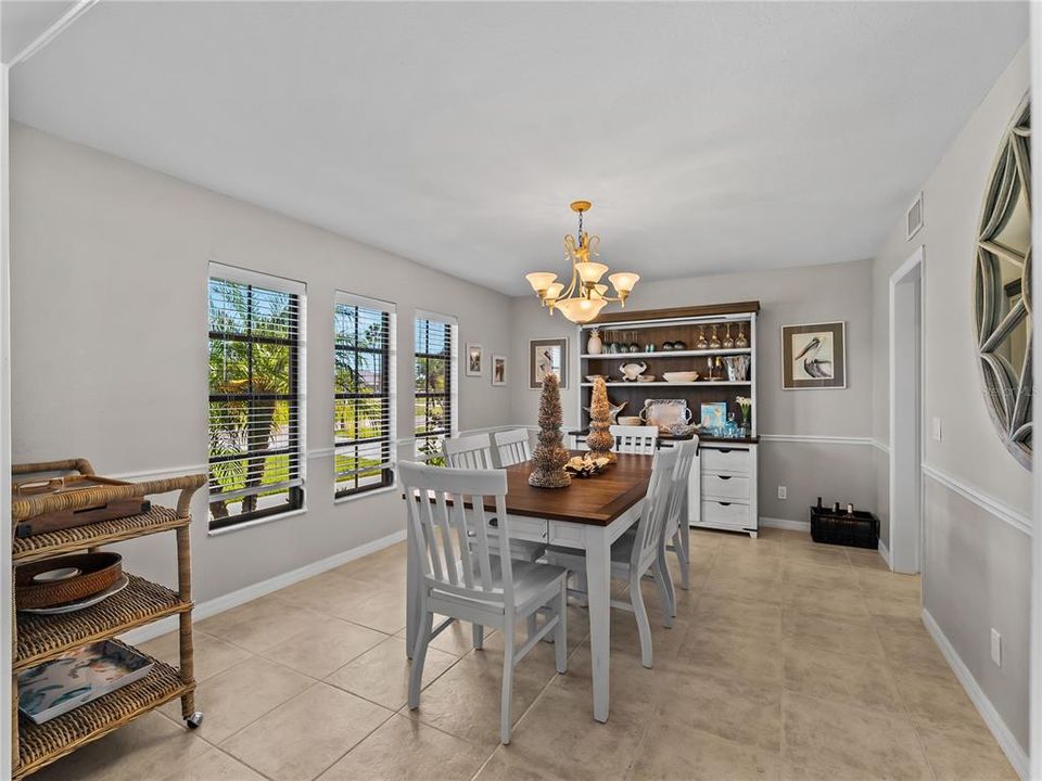 For Sale: $539,900 (3 beds, 2 baths, 2636 Square Feet)