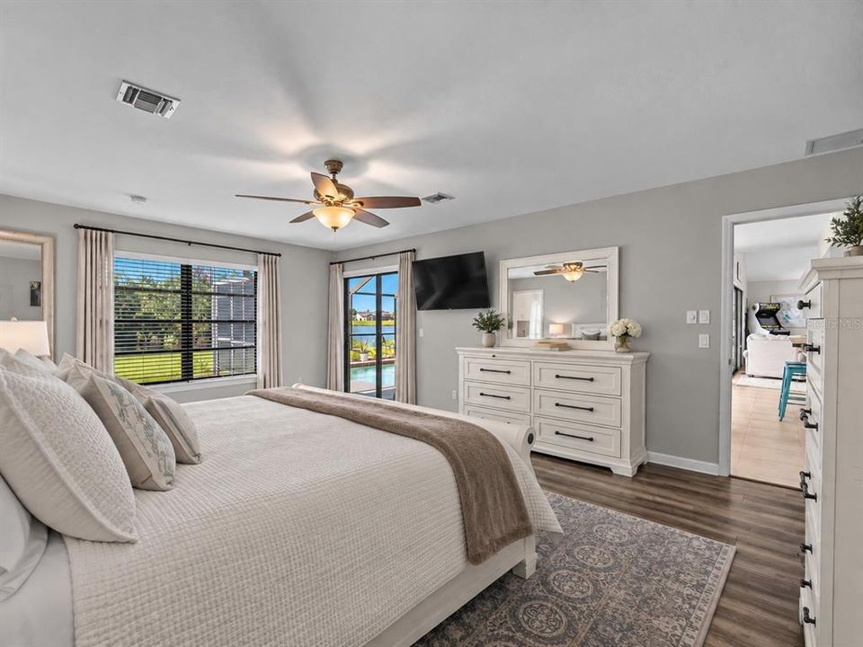 For Sale: $539,900 (3 beds, 2 baths, 2636 Square Feet)