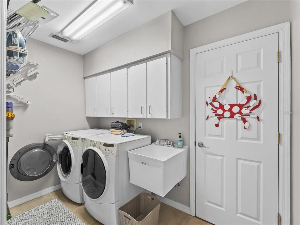 For Sale: $539,900 (3 beds, 2 baths, 2636 Square Feet)