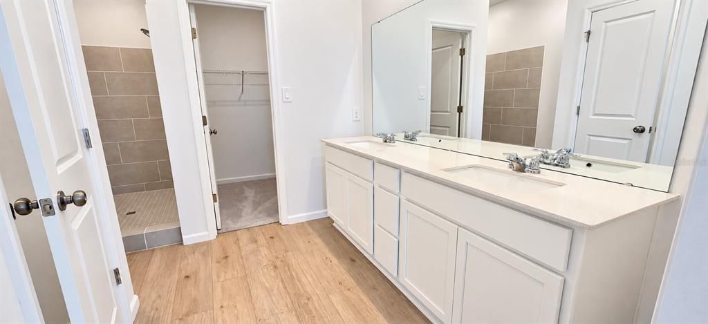 For Rent: $2,200 (4 beds, 2 baths, 2366 Square Feet)