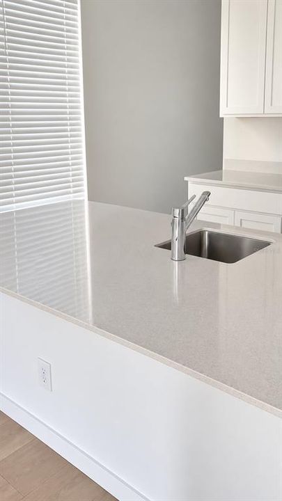 For Rent: $2,200 (4 beds, 2 baths, 2366 Square Feet)