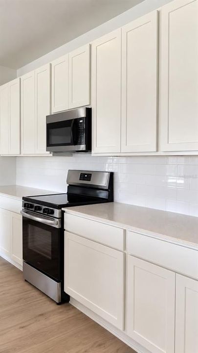 For Rent: $2,200 (4 beds, 2 baths, 2366 Square Feet)