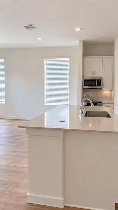 For Rent: $2,200 (4 beds, 2 baths, 2366 Square Feet)