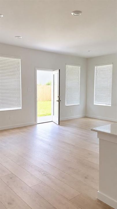 For Rent: $2,200 (4 beds, 2 baths, 2366 Square Feet)