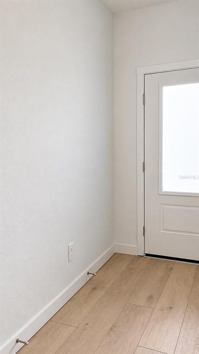 For Rent: $2,200 (4 beds, 2 baths, 2366 Square Feet)