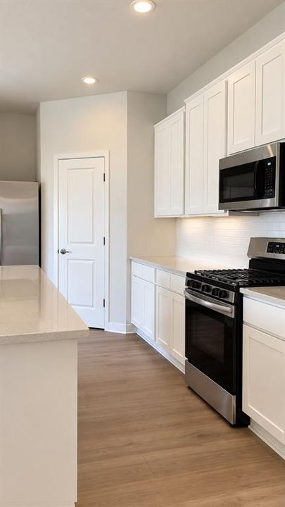 For Rent: $2,200 (4 beds, 2 baths, 2366 Square Feet)