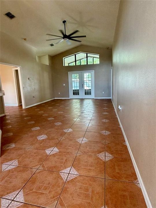 En Venta: $319,000 (2 camas, 2 baños, 1840 Pies cuadrados)