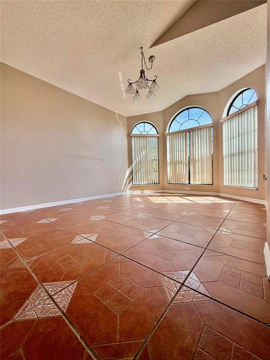 En Venta: $319,000 (2 camas, 2 baños, 1840 Pies cuadrados)