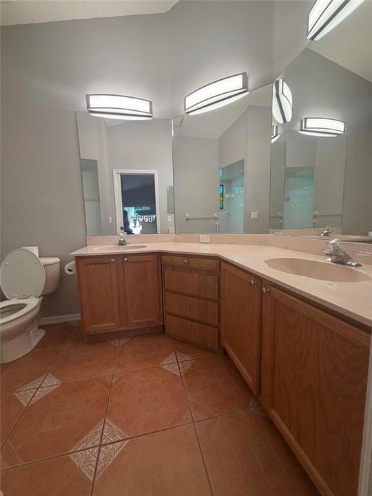 En Venta: $319,000 (2 camas, 2 baños, 1840 Pies cuadrados)