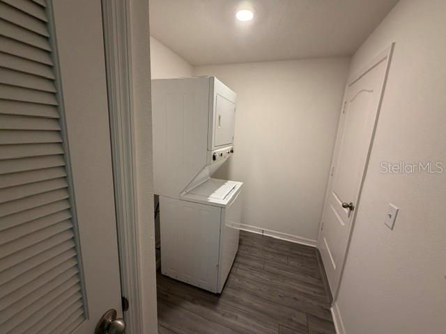 For Sale: $275,000 (3 beds, 2 baths, 1404 Square Feet)
