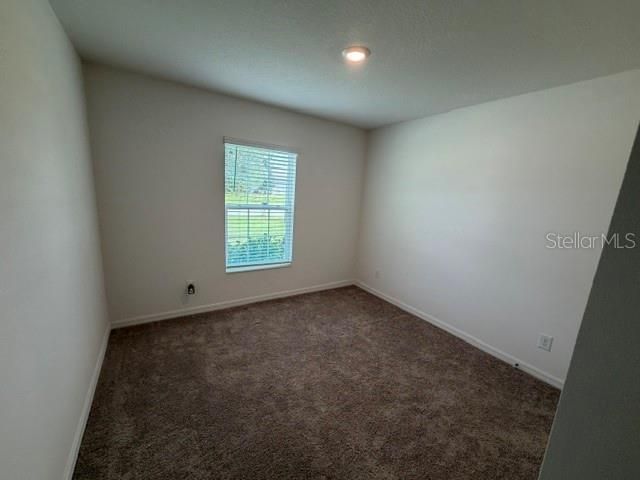 For Sale: $275,000 (3 beds, 2 baths, 1404 Square Feet)