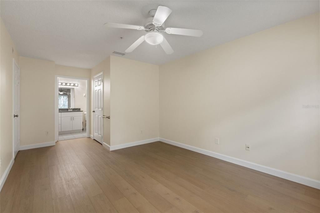 For Sale: $205,000 (3 beds, 2 baths, 1364 Square Feet)