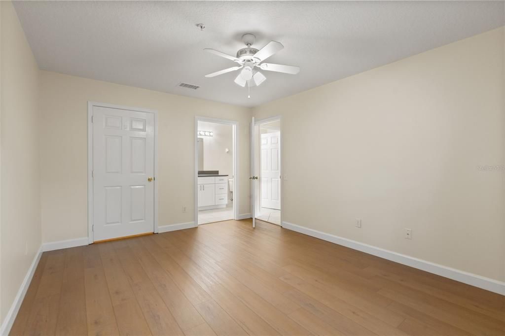 For Sale: $205,000 (3 beds, 2 baths, 1364 Square Feet)